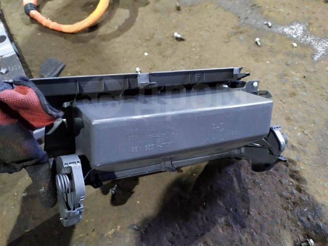 Бардачок пассажирский Prius ZVW30 Бардачок пассажирский Prius ZVW30