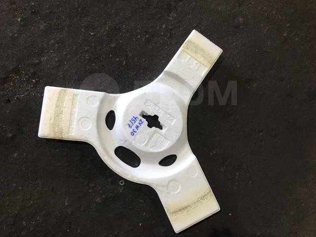 Пол багажника Prius ZVW30