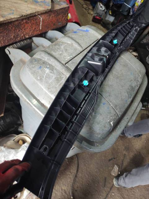 Накладка на замок багажника Forester SJ5