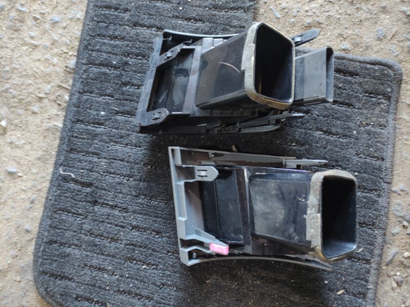 Воздуховод салона Prius ZVW30 2ZRFXE