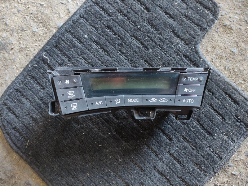 Запчасть блок климат-контроля Toyota Prius ZVW30 2ZRFXE контрактная Блок климат-контроля Toyota Prius ZVW30 2ZRFXE контрактная