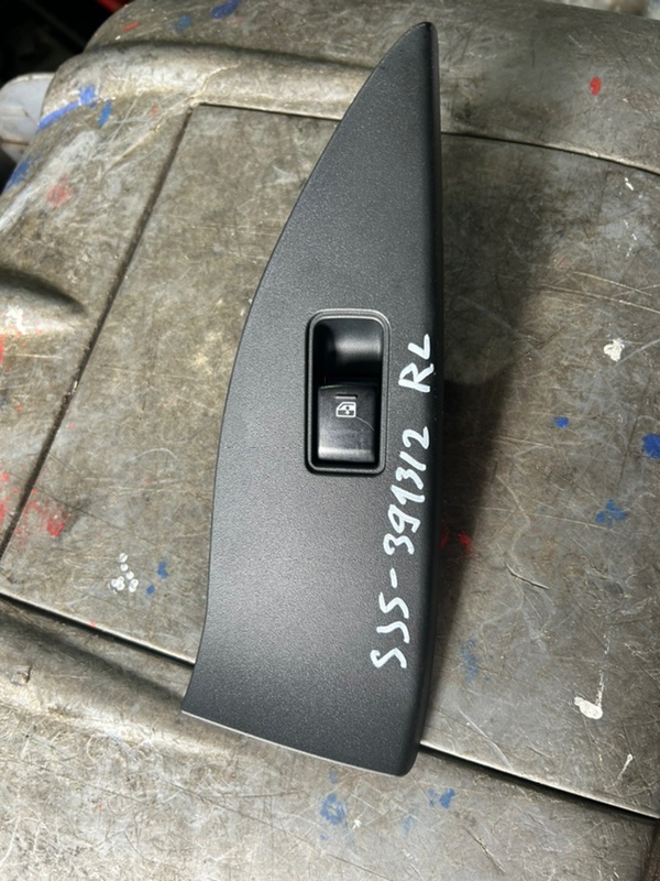 Блок управления стеклоподъемниками задний левый SUBARU FORESTER 2013 SJ5 FB20 94263SG130 контрактная