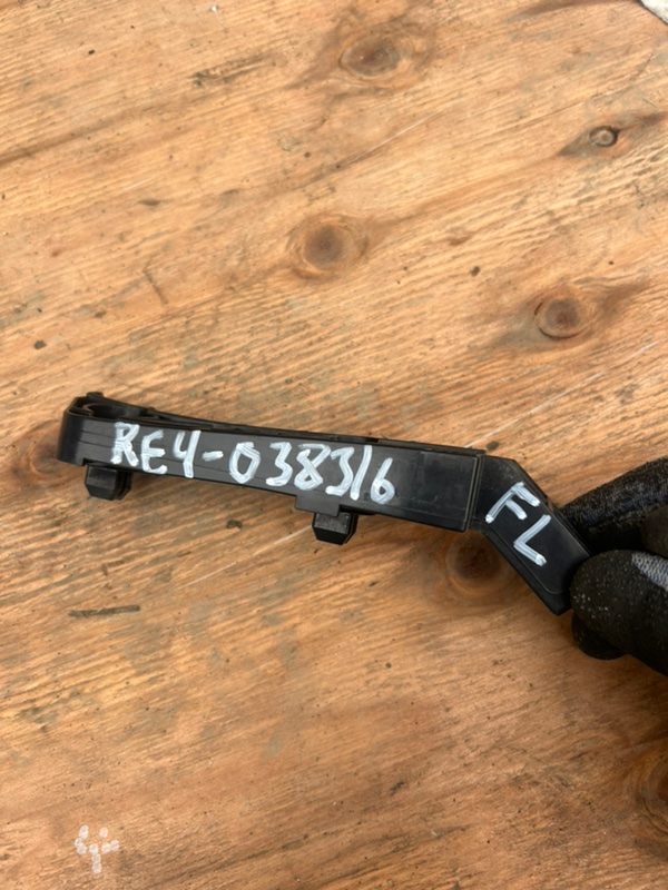 Крепление бампера переднее левое CR-V 2007 RE4 K24A