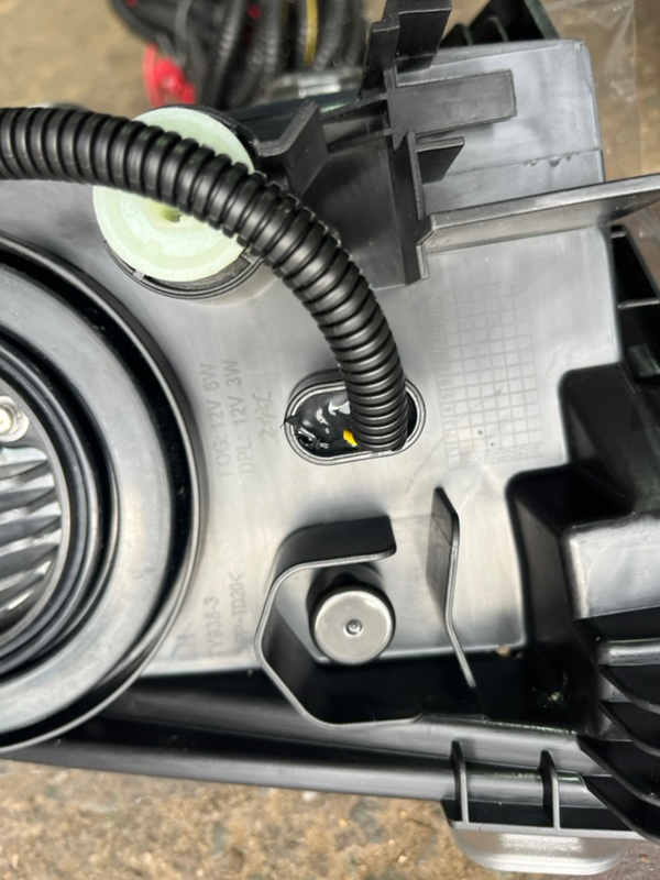 Фара противотуманная Prius 2015–2023 ZVW50 2ZRFXE Фара противотуманная Prius 2015–2023 ZVW50 2ZRFXE