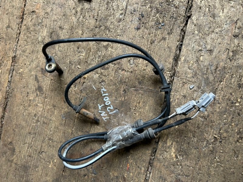 Датчик ABS передний NISSAN X-TRAIL 2007 TNT31 QR25DE контрактная