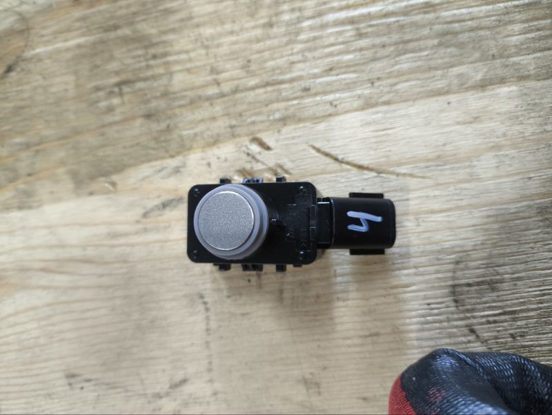 Датчик парковки Toyota Camry 2019 AXVH70 89341-33220 контрактная