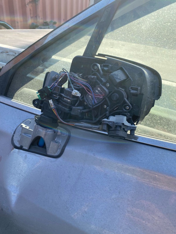 Дверь передняя левая SUBARU FORESTER SKE F20B
