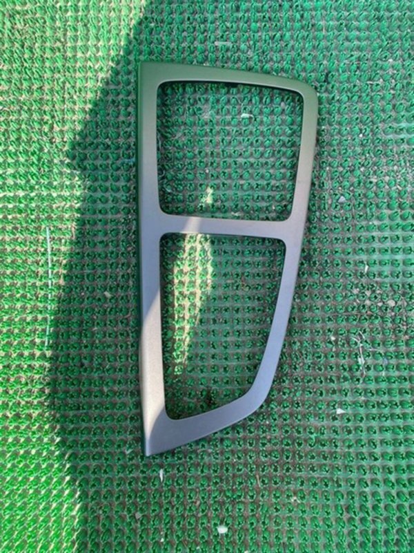 Накладка декоративная AUDI Q7 2015-2020 4MB 4M1863321 Б/У