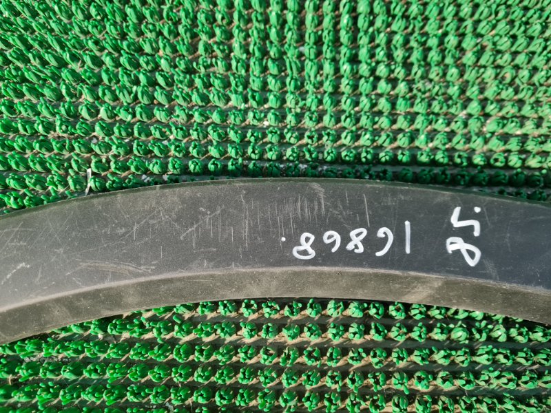 Накладка на дверь задняя правая RX350 2015-2019 AGL20