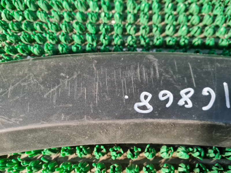 Накладка на дверь задняя правая RX350 2015-2019 AGL20
