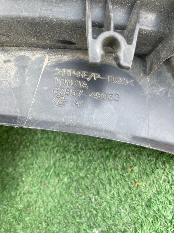 Накладка на дверь задняя правая RX350 2015-2022 AGL20W