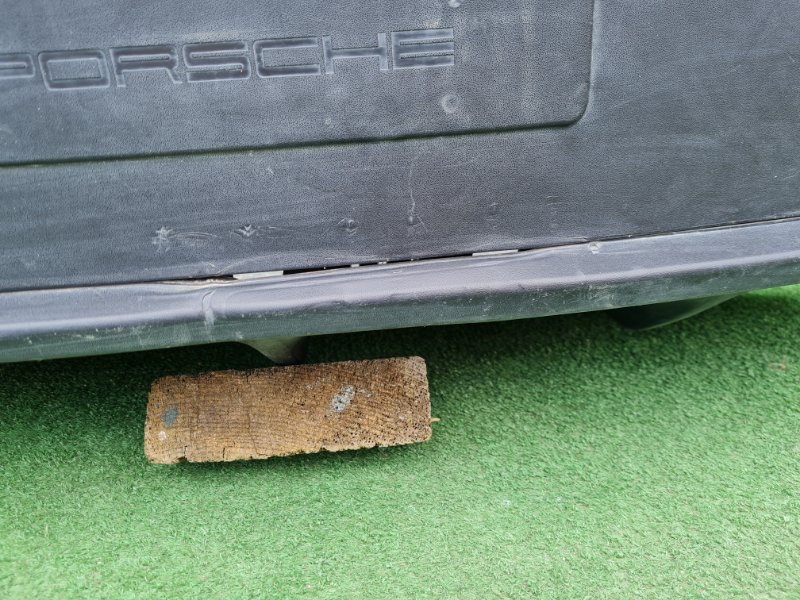 Накладка на бампер задняя Macan 2013- 95B Накладка на бампер задняя Macan 2013- 95B