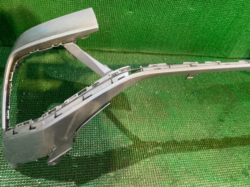 Бампер передний Q8 2018- 4MN