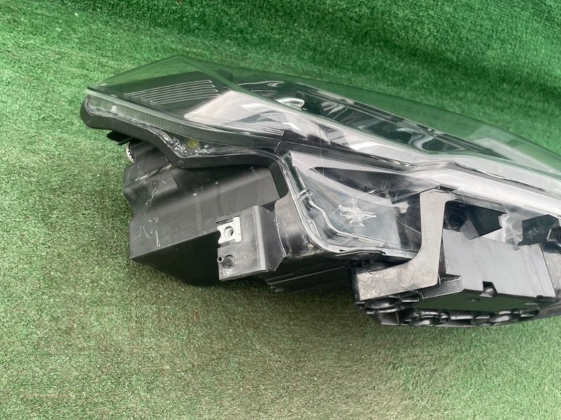 Фара правая X-TRAIL 2017- NT32