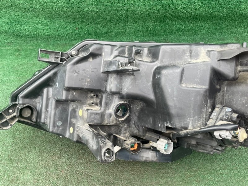 Фара правая X-TRAIL 2017- NT32