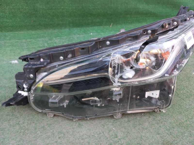 Фара передняя левая FORTUNER 2015- GGN155