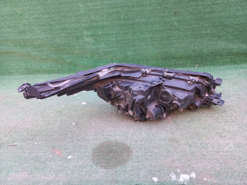 Фара передняя левая FORTUNER 2015- GGN155