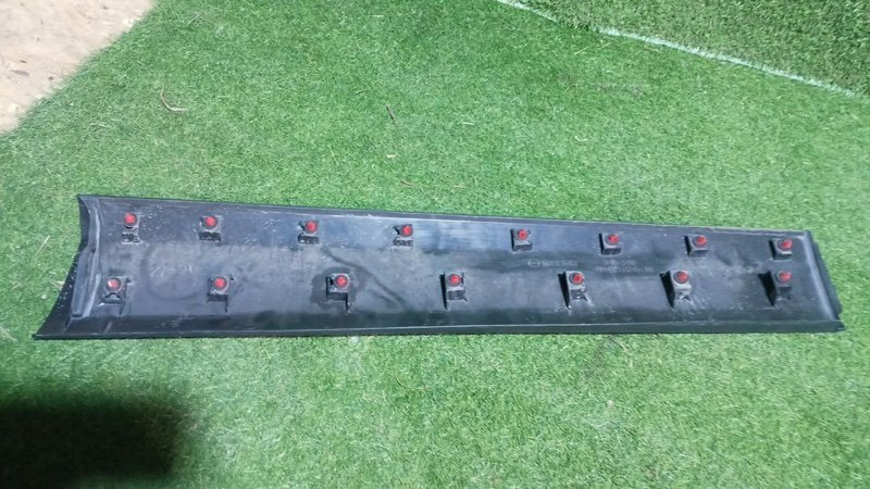 Накладка на дверь передняя левая CX-30 2019- DM Накладка на дверь передняя левая CX-30 2019- DM