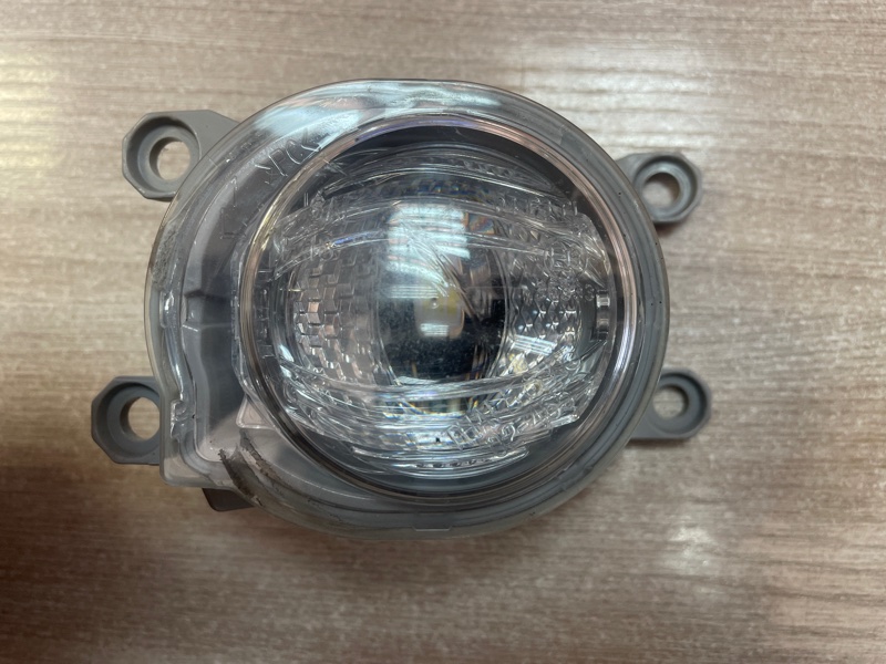 Туманка передняя левая TOYOTA FORTUNER 2020- GUN156 8122012240 Б/У