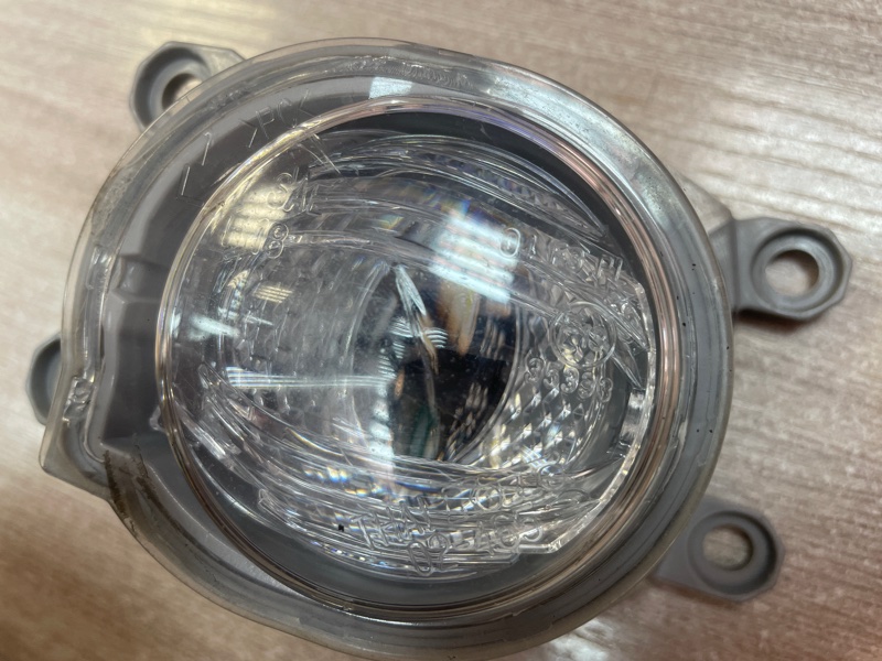 Туманка передняя левая TOYOTA FORTUNER GUN156