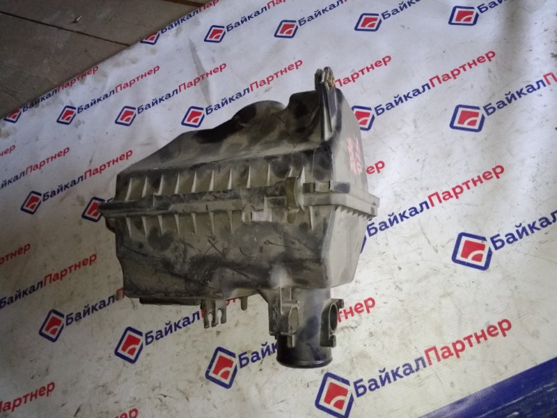 Корпус воздушного фильтра Mazda Mpv LW3W L3-VE 2004 2076