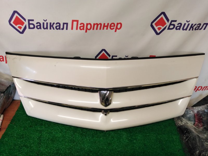 Решетка радиатора Toyota Alphard ATH10W 2003