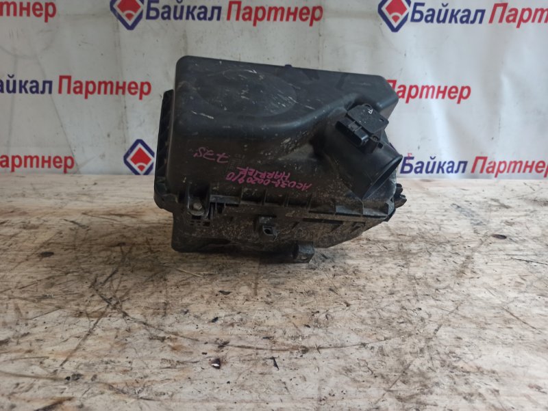 Корпус воздушного фильтра Toyota Harrier ACU35W 2AZ-FE