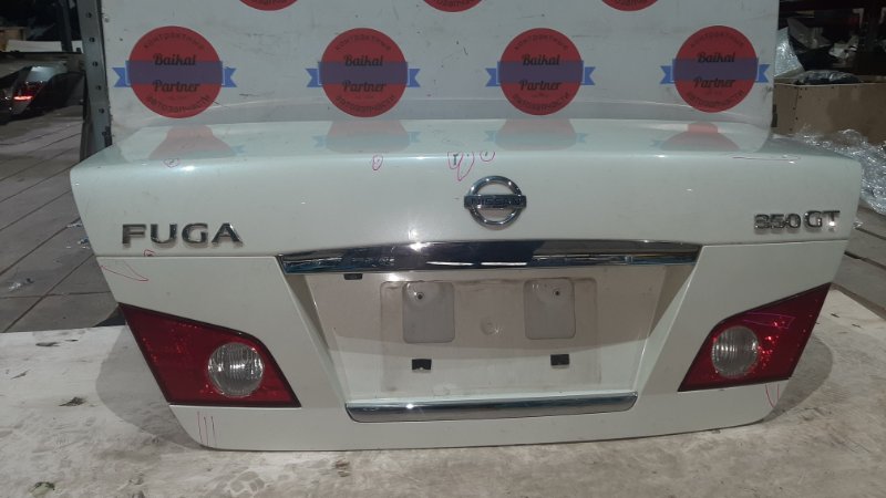 Крышка багажника Nissan Fuga PNY50 VQ35DE 2005