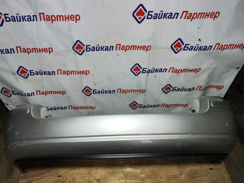 Бампер Toyota Avensis AZT250W 1AZ-FSE 2003 задний