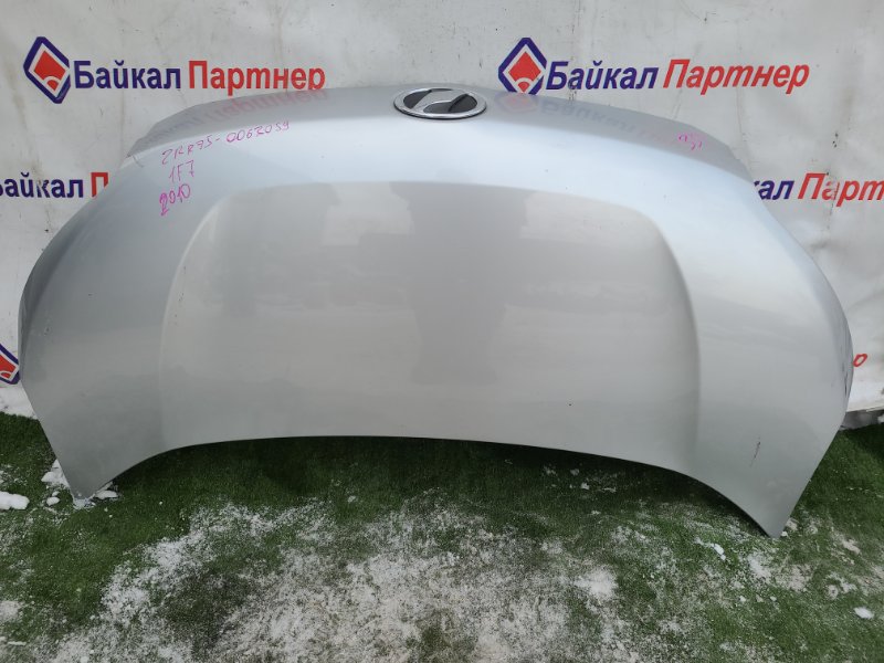 Капот Toyota Voxy ZRR75G 3ZR-FE 2010