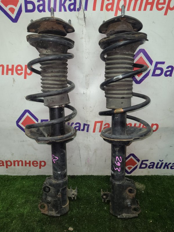 Стойка подвески Toyota Ist NCP60 2NZ-FE 05.2002 передняя