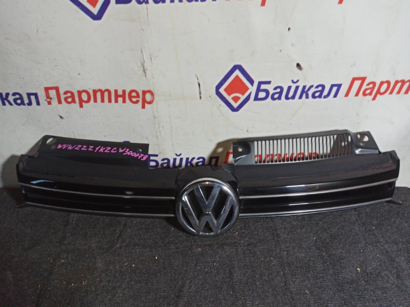 Решетка радиатора Volkswagen Golf 5K1 CAXA 2009