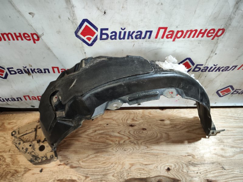 Подкрылок Toyota Spade NCP145 1NZ-FE 2013 передний левый