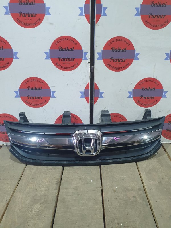 Решетка радиатора Honda Stream RN6 R18A 2010