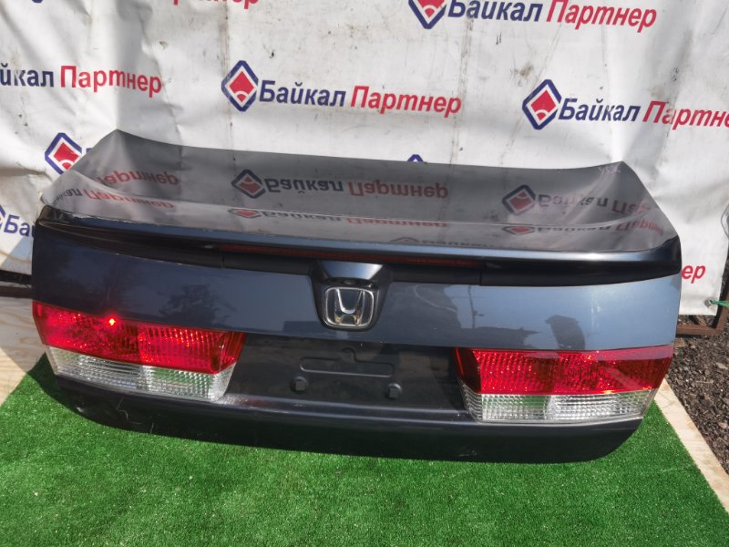 Крышка багажника Honda Inspire UC1 J30A 2005 задняя