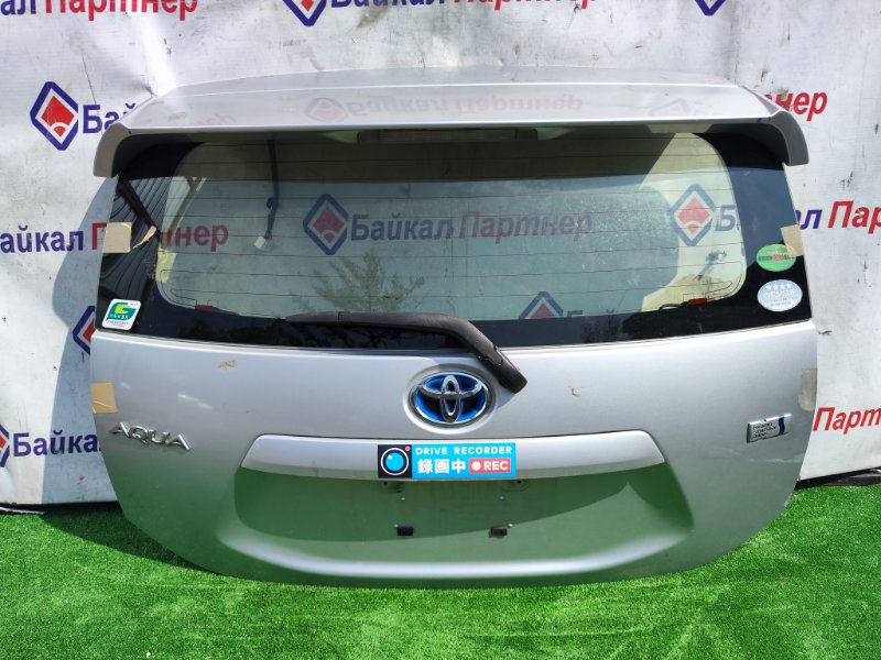 Дверь 5-я Toyota Aqua NHP10 1NZ-FXE задняя