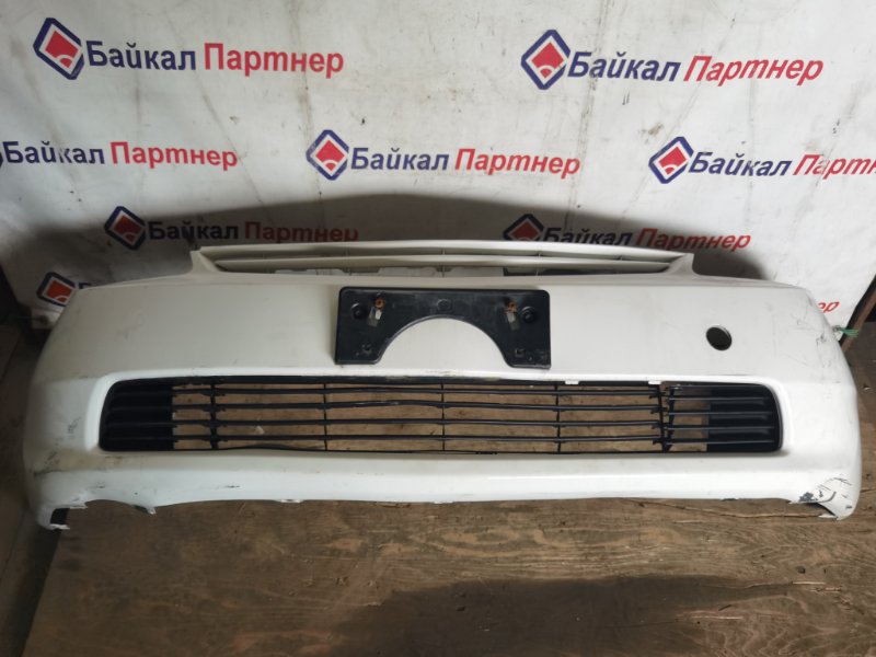 Бампер Toyota Prius NHW20 передний