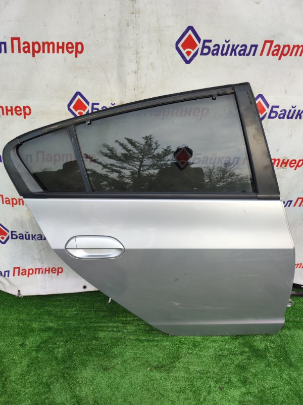 Дверь Honda Insight ZE2 LDA 2010 задняя правая