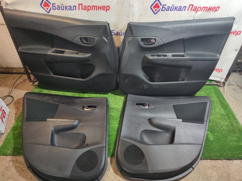 Обшивка двери Toyota Ractis NCP125 1NZ-FE 2013