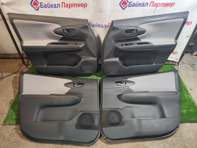 Обшивка двери Toyota Wish ZGE25G 3ZR-FAE 2010