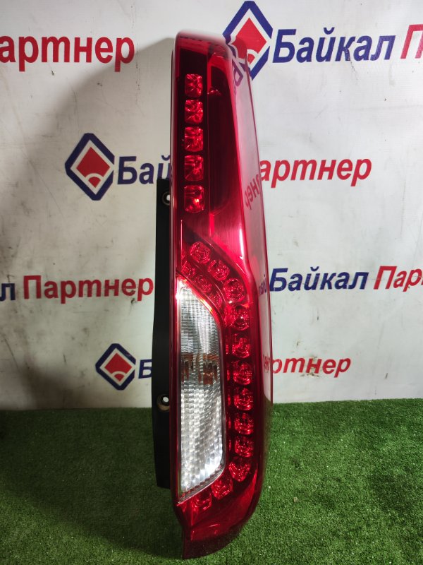 Стоп Nissan X-Trail DNT31 M9R 2010 задний правый 220-23308