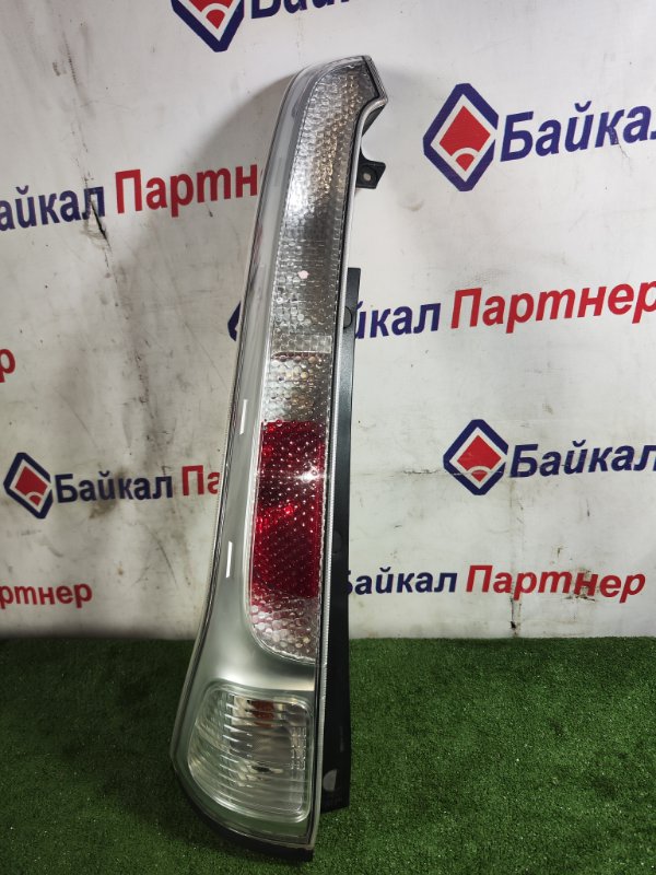 Стоп Nissan Serena NC25 MR20DE 2006 задний левый