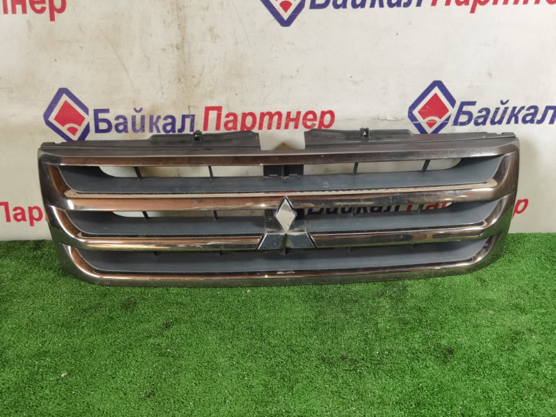 Решетка радиатора Mitsubishi Pajero Io H77W 4G94