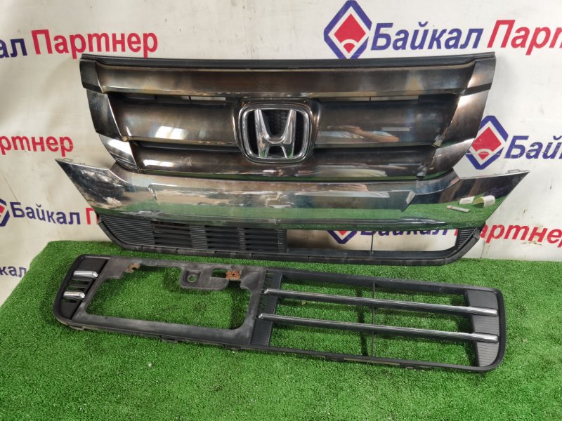 Решетка радиатора Honda N-Box JF2 S07A 2016