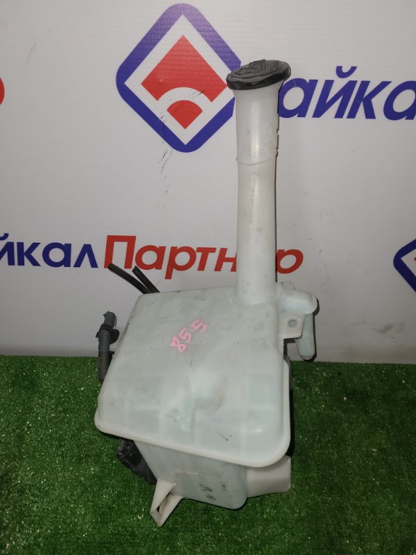 Бачок омывателя Toyota Vitz NCP135 1NZ-FE 2012