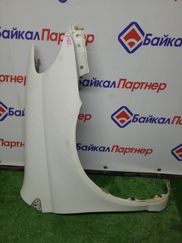 Крыло Toyota Platz NCP16 1NZ-FE 2002 переднее правое