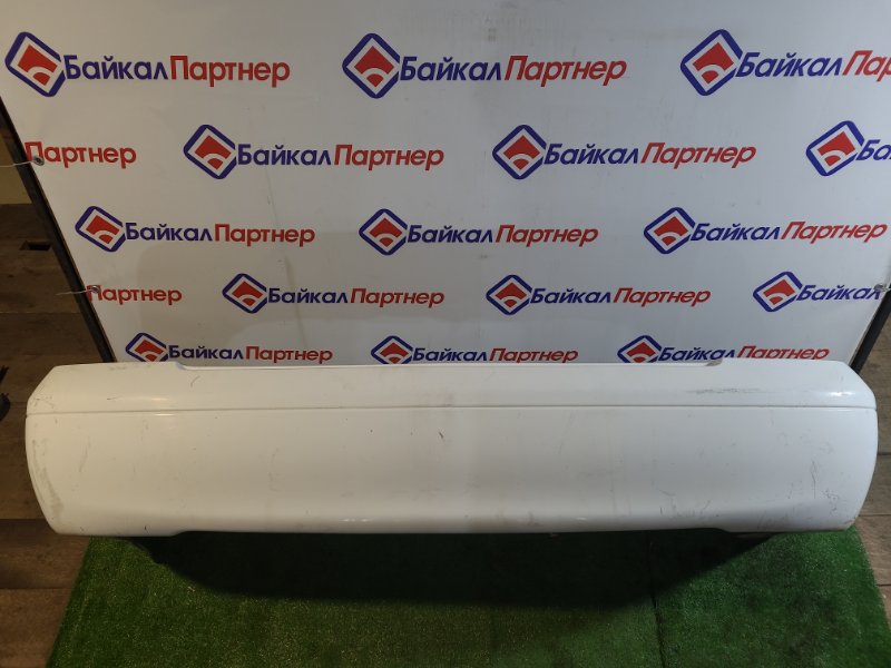 Бампер Nissan Sunny FNB15 QG15 задний