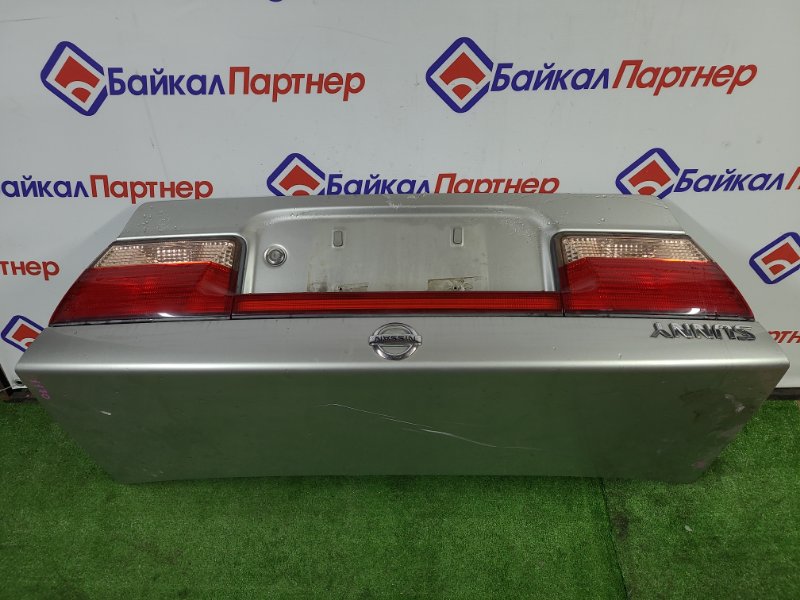 Крышка багажника Nissan Sunny FNB15 QG15DE 2003 задняя