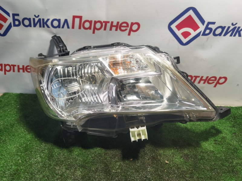 Фара Nissan Serena FNC26 передняя правая 100-23097