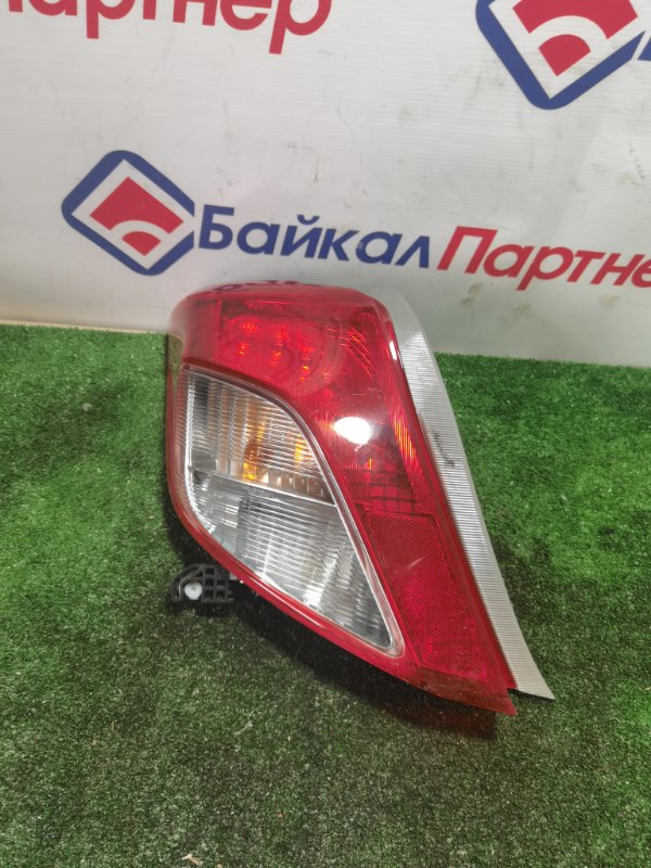 Стоп Toyota Vitz NSP135 1NR-FE 2013 задний левый 52-228